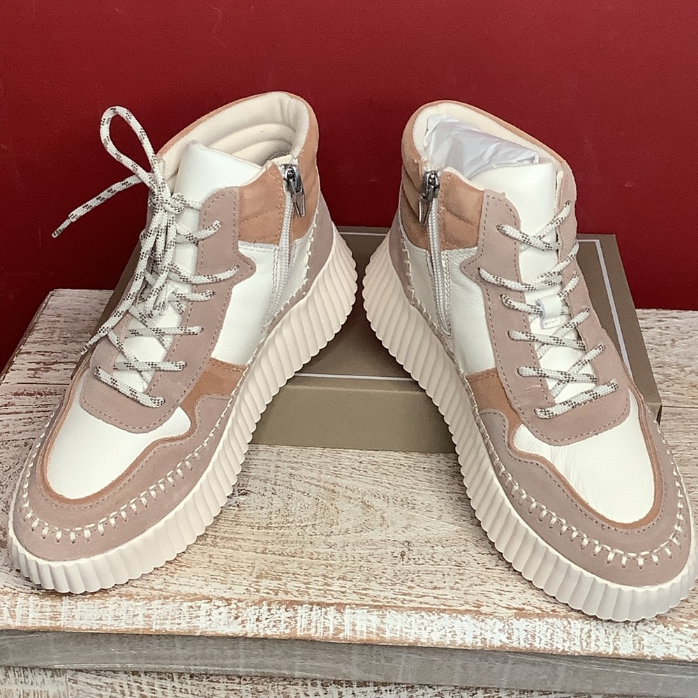 Dolce Vita Women's Cream and Tan Moto Boots